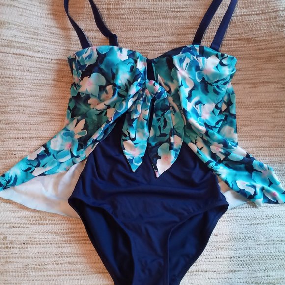 TOGS SWIMSUIT  (6) - Picture 1 of 3